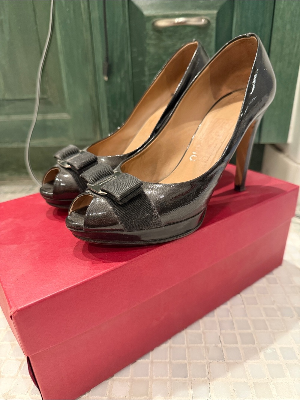 Salvatore Ferragamo Talia C Nero Pebble Calf